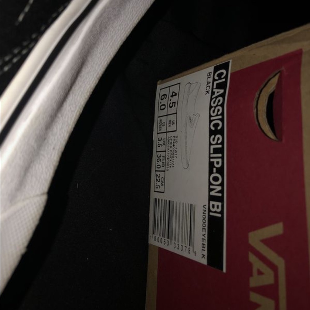 Slip on vans || black and white